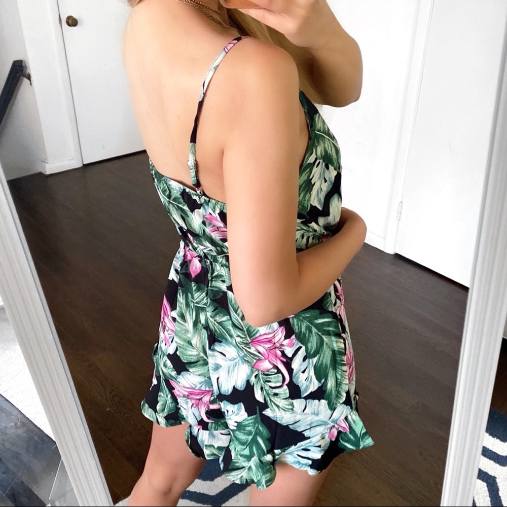 🌿 E&M BLACK PURPLE GREEN RUFFLE ROMPER! - Picture 3 of 10
